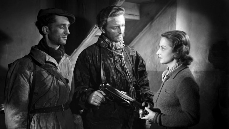 кадр из фильма Непокорённый город / Варшавский Робинзон