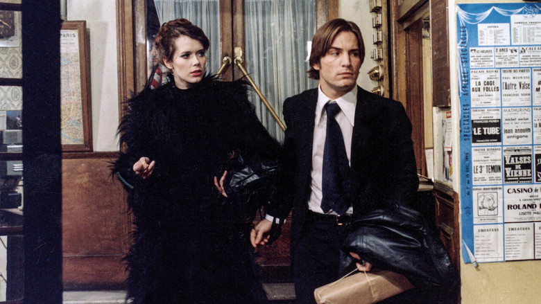 кадр из фильма Эмануэль 77