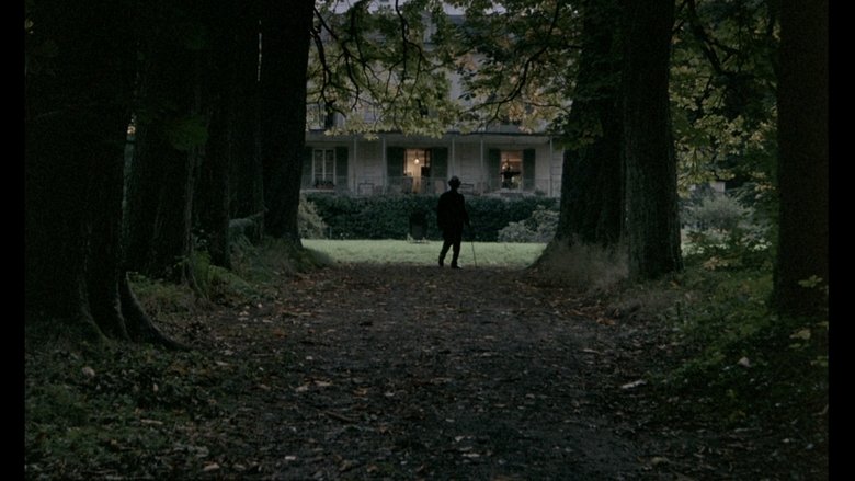 кадр из фильма Воскресенье за городом