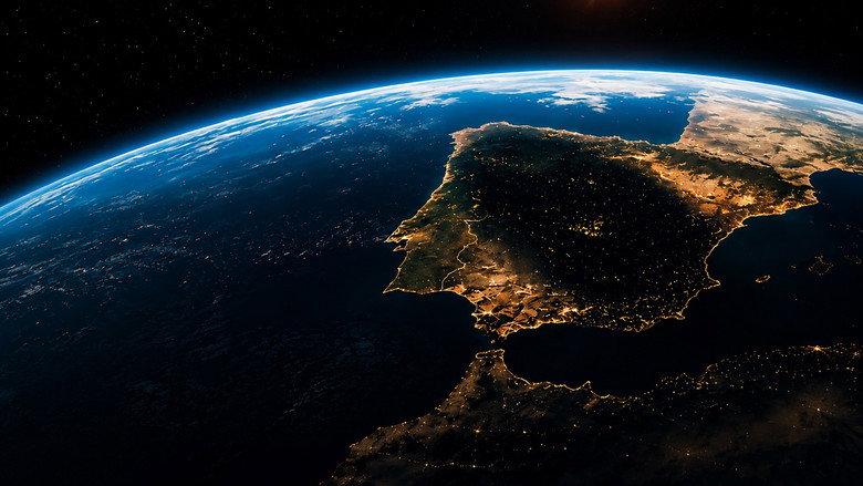кадр из фильма España bajo el eclipse total
