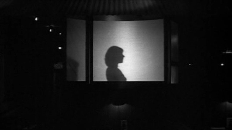 кадр из фильма Гай и Мэдлин на скамейке в парке