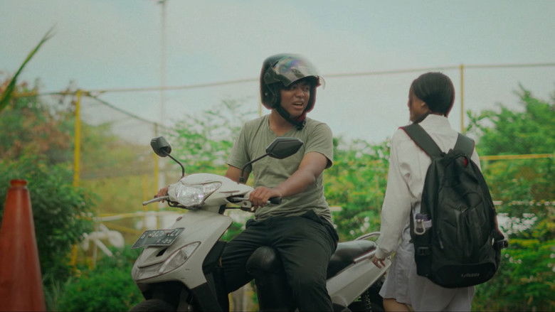 кадр из фильма Dua Ribu Dari Ayah