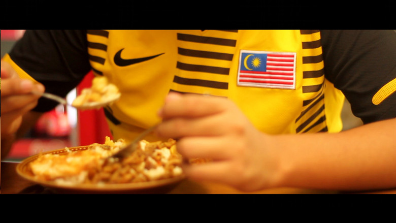 кадр из фильма Tamasya Keluarga