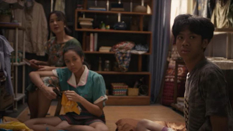 кадр из фильма Keluarga Super Irit