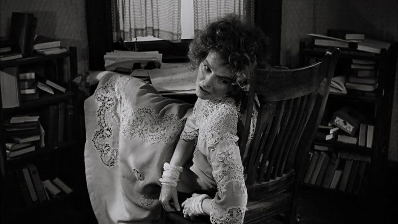 кадр из фильма Долгий день уходит в ночь