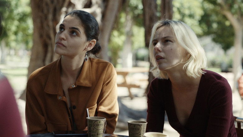 кадр из фильма À voix basse