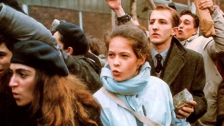 кадр из фильма Красный поцелуй