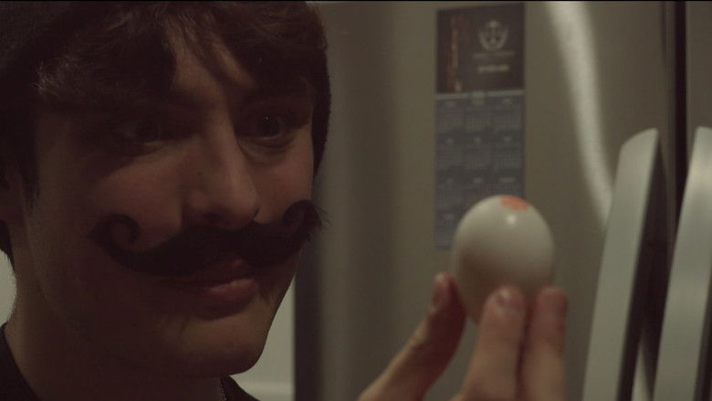 кадр из фильма Breaking & Egg-tering