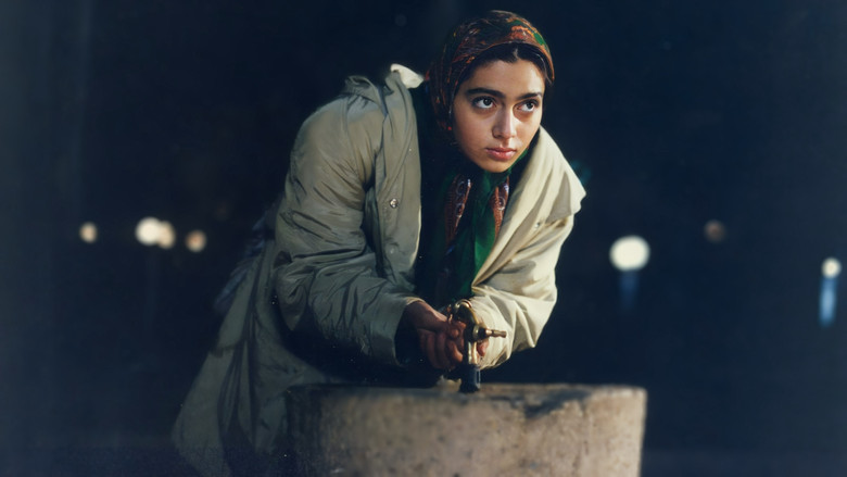 кадр из фильма دختری با کفش‌های کتانی