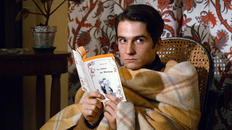 кадр из фильма Украденные поцелуи