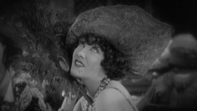 кадр из фильма Zaza