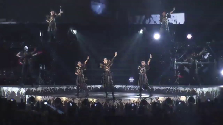 кадр из фильма BABYMETAL METAL RESISTANCE EPISODE VII - APOCRYPHA - THE CHOSEN SEVEN - DARK NIGHT CARNIVAL