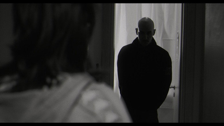 кадр из фильма Γελοίοι Έρωτες