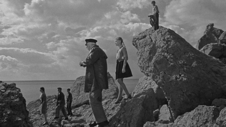 кадр из фильма Остров Колдун