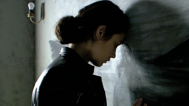 кадр из фильма Стены