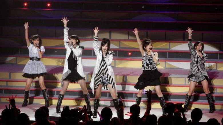 кадр из фильма Hello! Project 2010 Winter 歌超風月 ～モベキマス！～