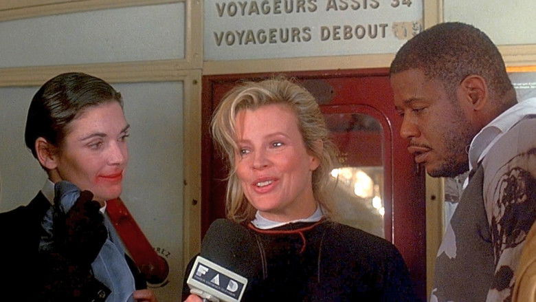 кадр из фильма Высокая мода