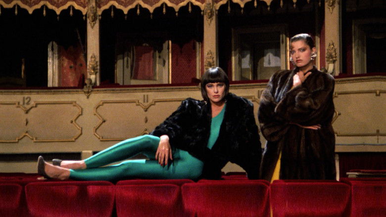 кадр из фильма Слишком красивые, чтобы умереть