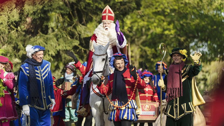 кадр из фильма De grote Sinterklaasfilm en de vliegende Pieten