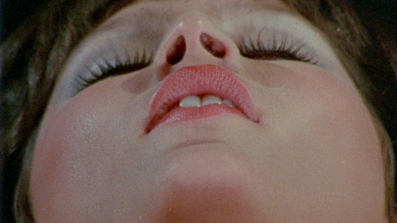 кадр из фильма Hot & Saucy Pizza Girls