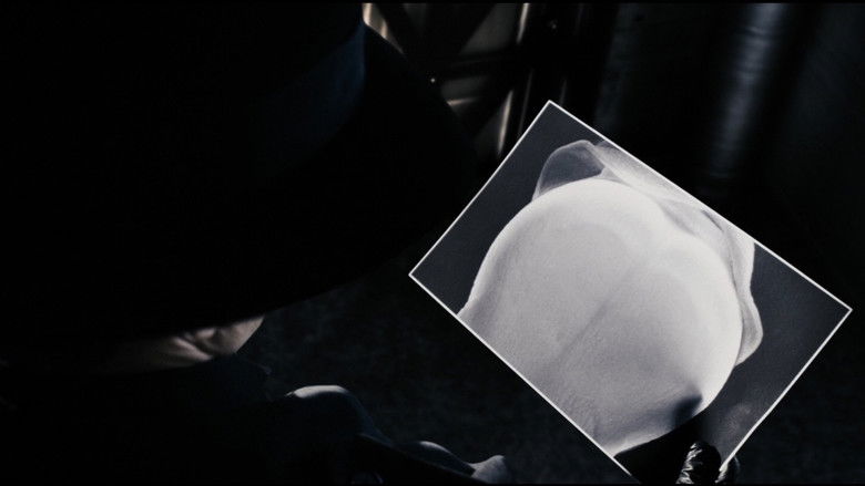 кадр из фильма Мститель