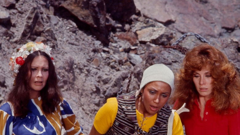 кадр из фильма Five Desperate Women