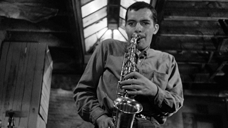 кадр из фильма Связной