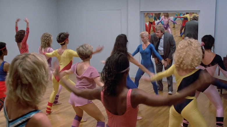 кадр из фильма Слетая с катушек