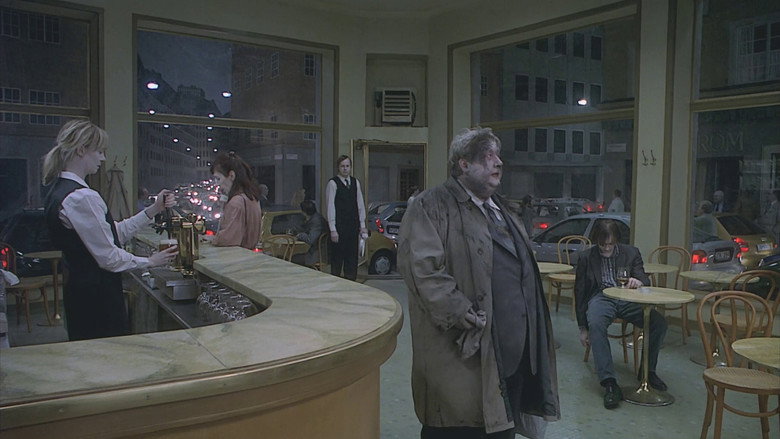 кадр из фильма Песни со второго этажа