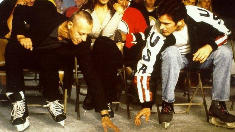 кадр из фильма La Patinoire