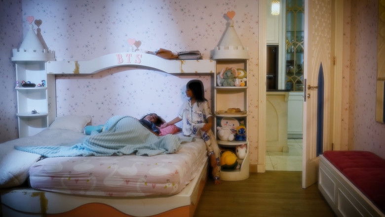 кадр из фильма Kakak Angkat