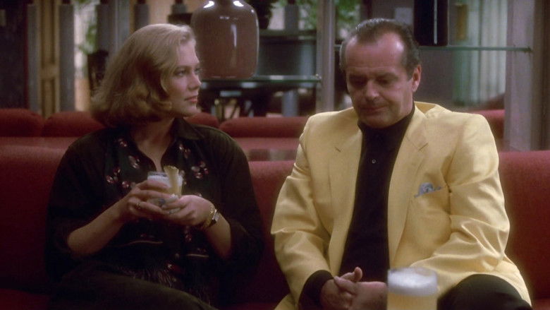 кадр из фильма Честь семьи Прицци