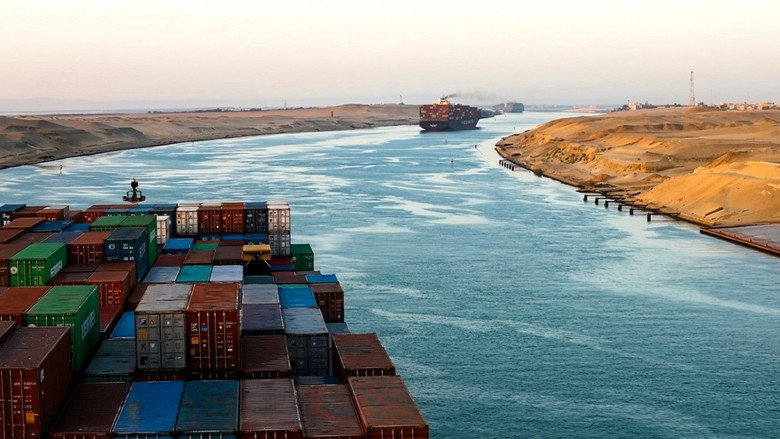 кадр из фильма Détroit d'Ormuz : la traversée du cargo géant Merete Maerks