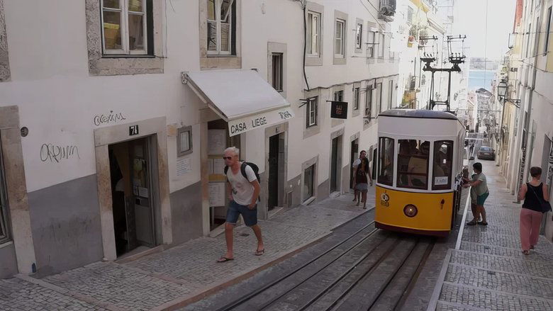 кадр из фильма Not knowing who you are is a beautiful source of surprises