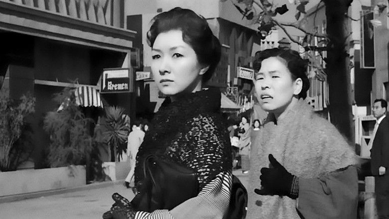 кадр из фильма Когда женщина поднимается по лестнице