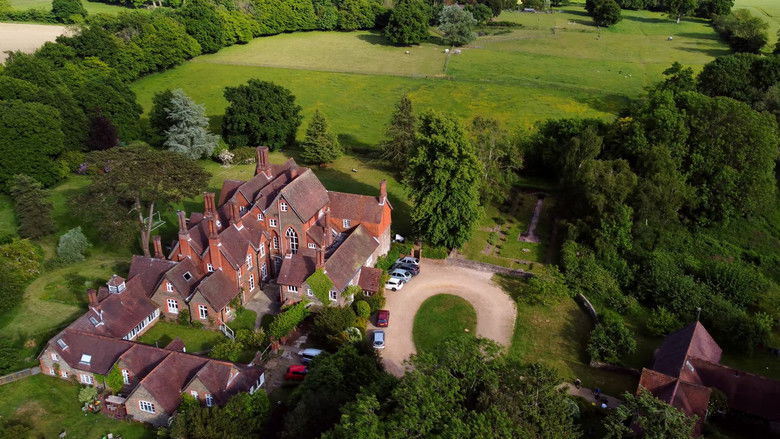 кадр из фильма A Kingdom of Tea & Strangers