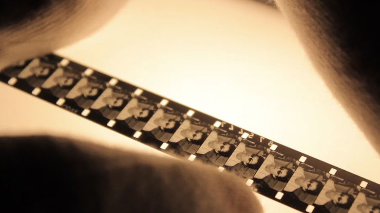 кадр из фильма Les Mots Qu'elles Eurent Un Jour