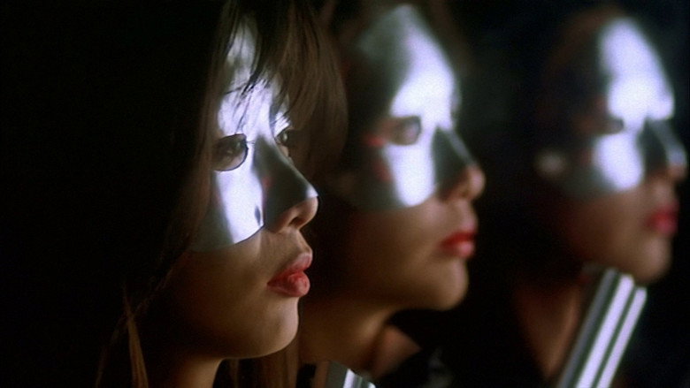 кадр из фильма Обнаженная убийца