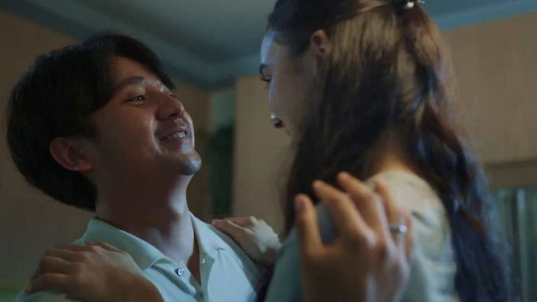 кадр из фильма Musuh Dalam Selimut