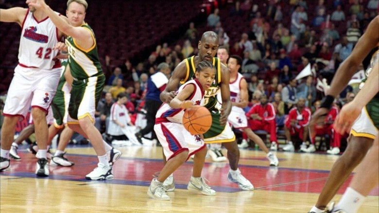 кадр из фильма Как Майк