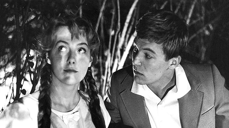 кадр из фильма Чистые пруды