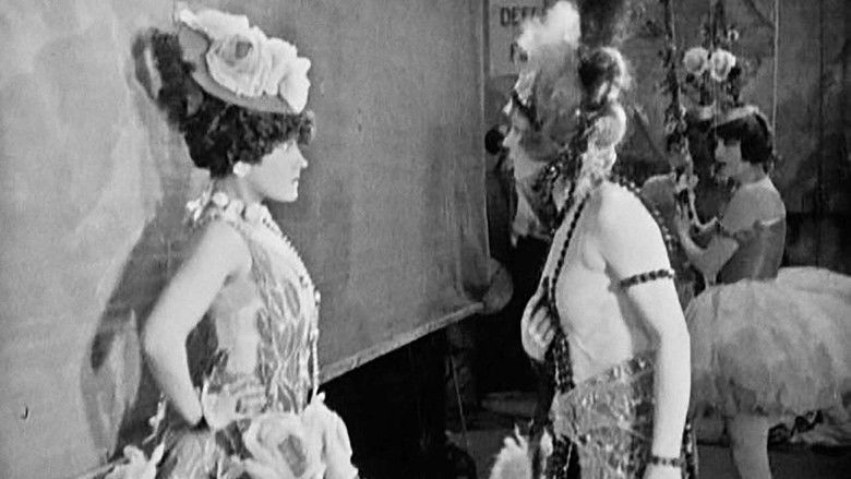 кадр из фильма Zaza