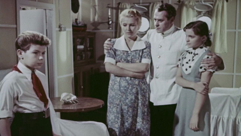 кадр из фильма Улица младшего сына