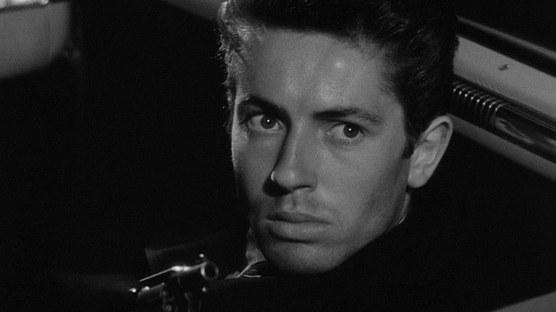 кадр из фильма Они живут по ночам