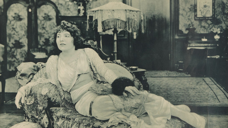 кадр из фильма An Alien Enemy