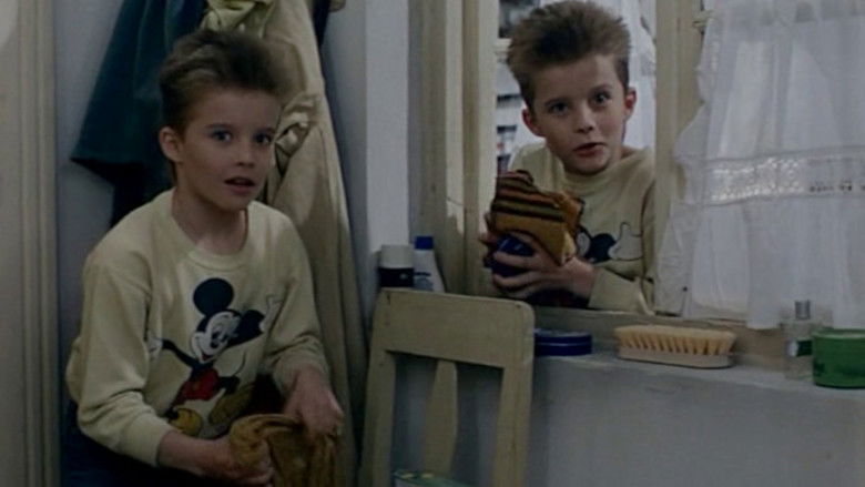 кадр из фильма Близнецы в зоопарке