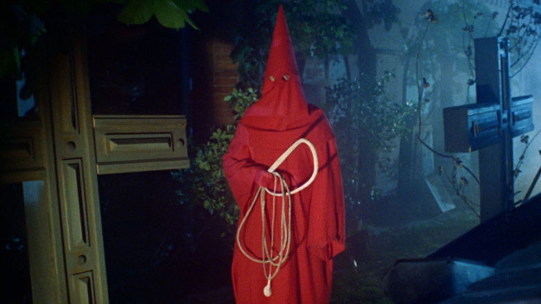 кадр из фильма Монах с хлыстом