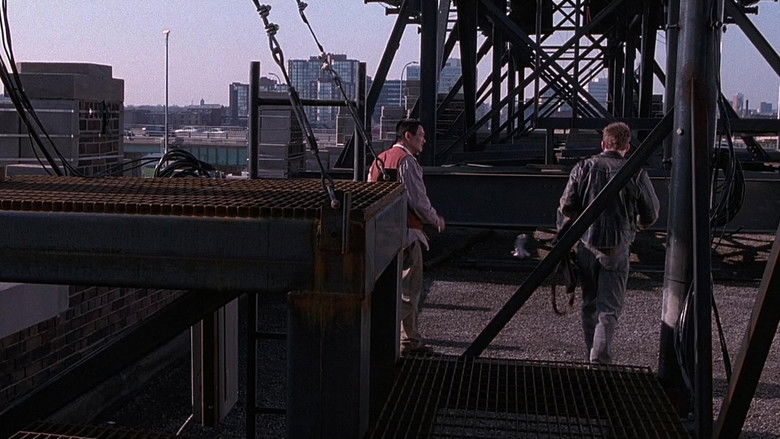 кадр из фильма Пуленепробиваемый монах