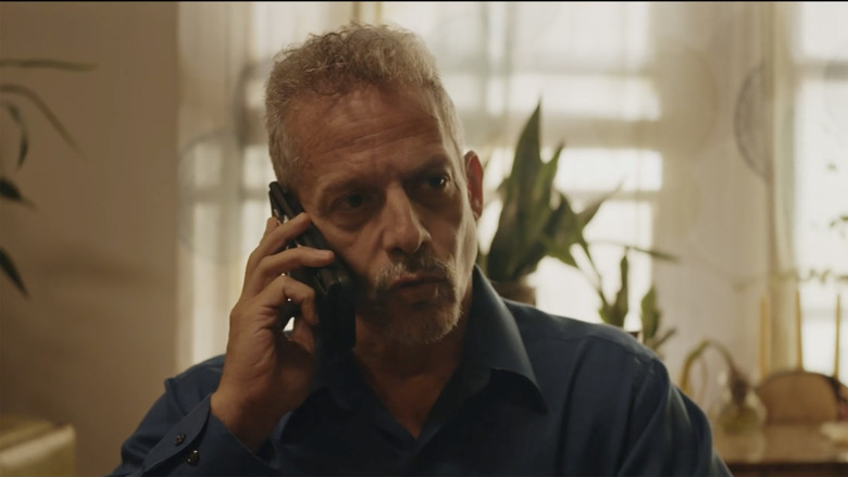 кадр из фильма My Right Hand