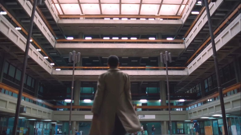 кадр из фильма Мебиус